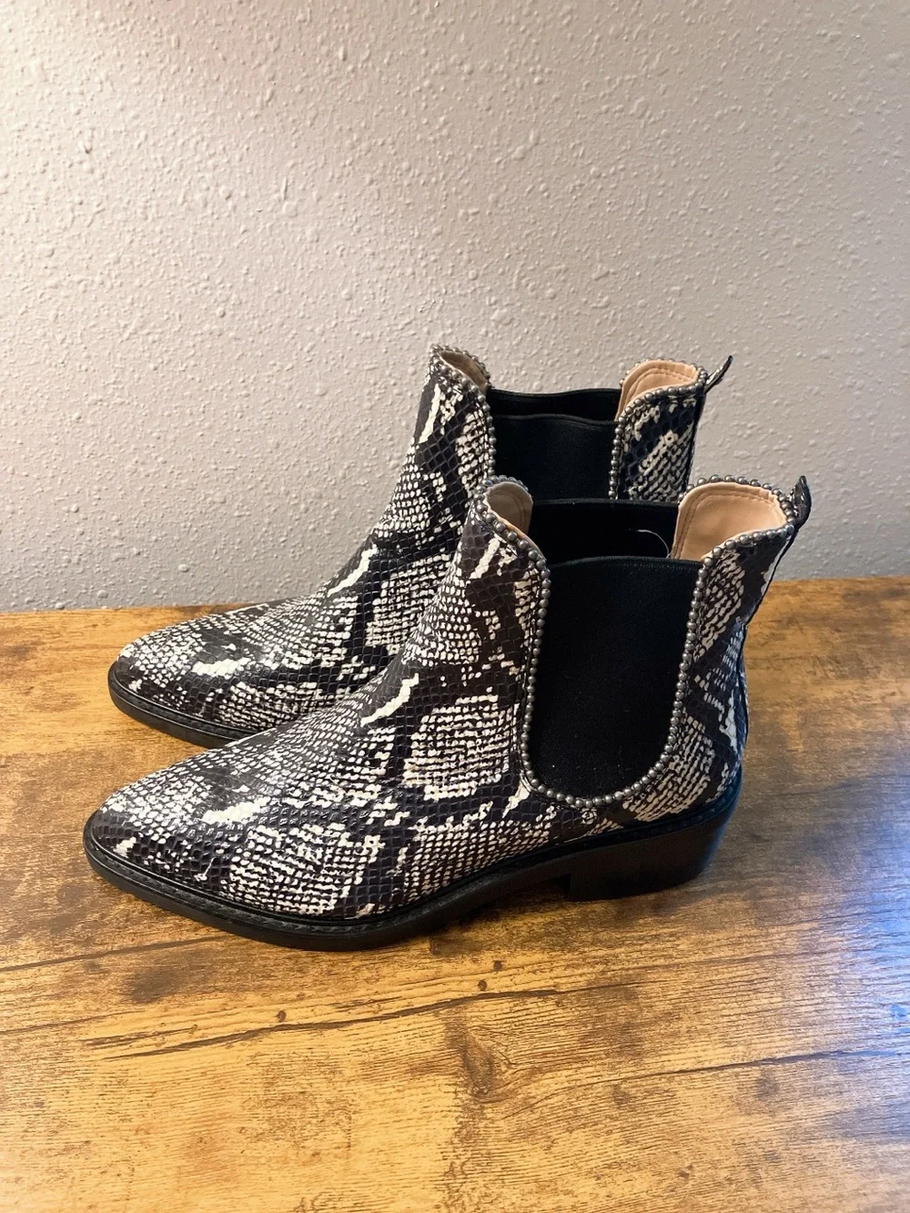 Coach Western Leather Snake Ankle Boots Pointed Toe Low Heel 37 6.5-7 Black